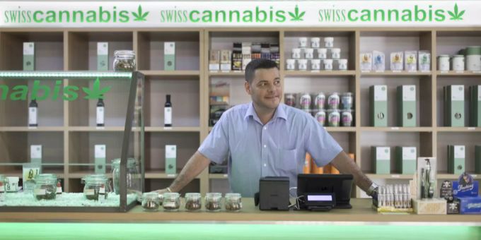 Ein Cannabis-Shop in der Schweiz. Hanf