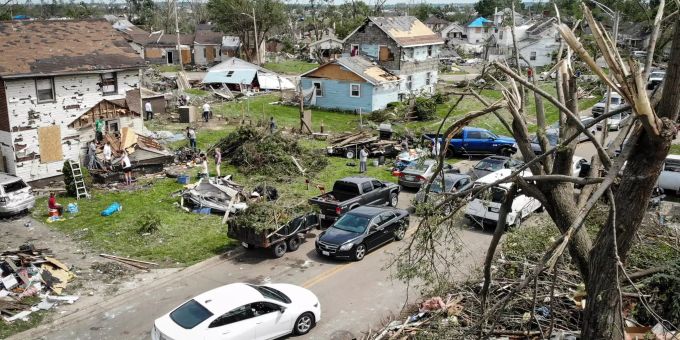 Ein Tornado zieht über Dayton und sorgt für Verwüstung. Tornado