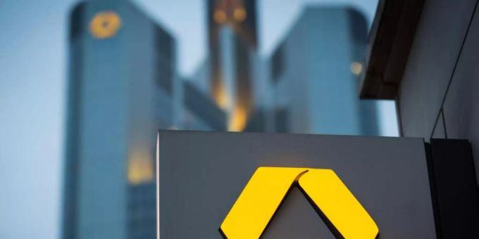 Bei ihren Zweigstellen setzt die Commerzbank seit einiger Zeit auf einen Mix aus Kleinstfilialen und grossen Standorten mit Komplettangebot. Foto: Frank Rumpenhorst Bei ihren Zweigstellen setzt die Commerzbank seit einiger Zeit auf einen Mix aus Kleinstfilialen und grossen Standorten mit Komplettangebot. Foto: Frank Rumpenhorst