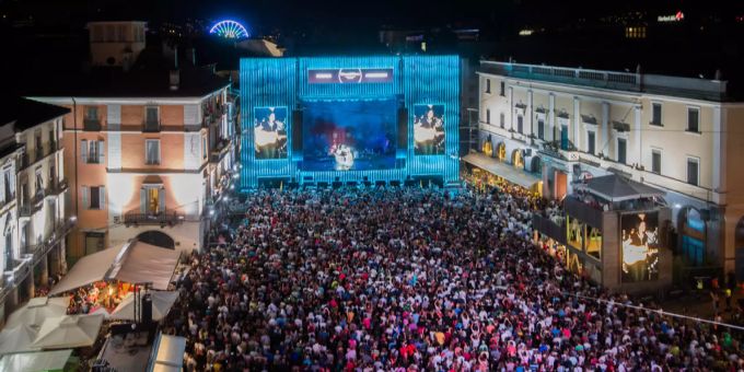Das Moon&Stars Festival holt auch 2019 wieder grosse Künstler auf die Bühne in Locarno. Moon&Stars