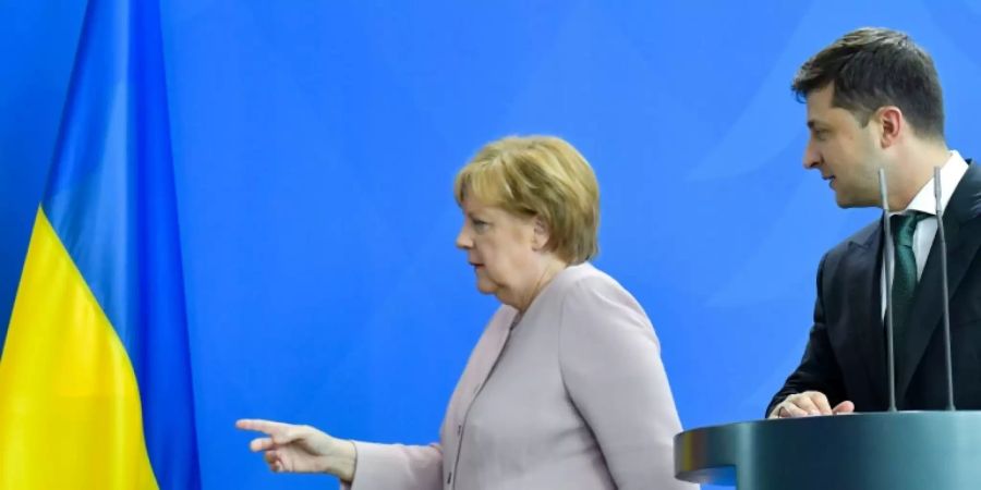 Merkel (l.) mit Ukraines Präsident Selenskyj in Berlin