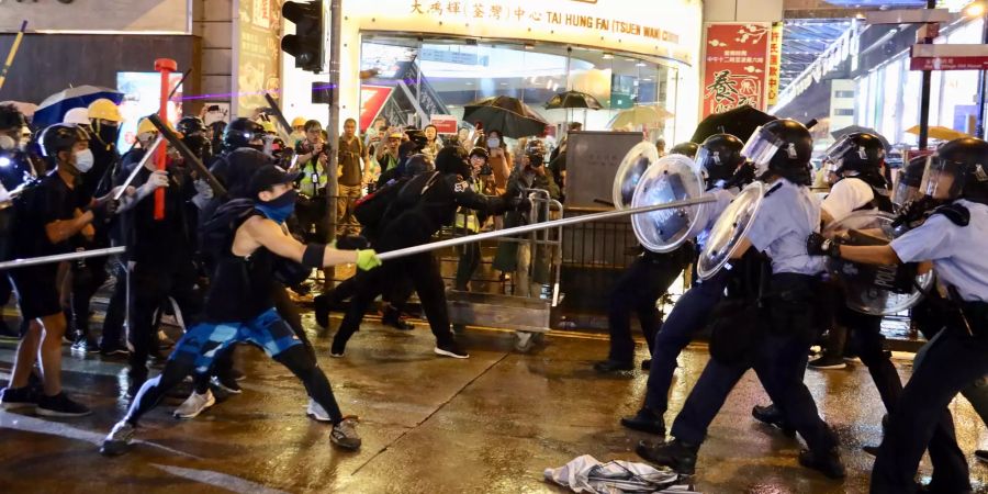 In Hongkong kommt es am Rande der Kundgebungen oft zu Ausschreitungen.