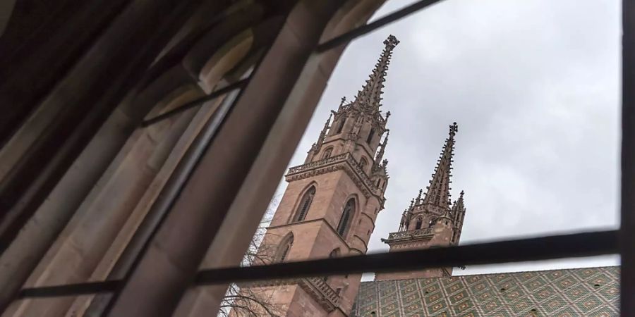 Das Basler Münster, eines der bedeutendsten mittelalterlichen Kirchenbauten am Oberrhein, erhält zum 1000. Geburtstag endlich sein Standardwerk.