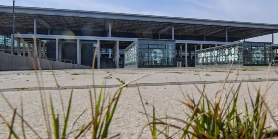 Der Hauptstadtflughafen BER sollte eigentlich im Herbst 2011 in Betrieb gehen. Foto: Patrick Pleul