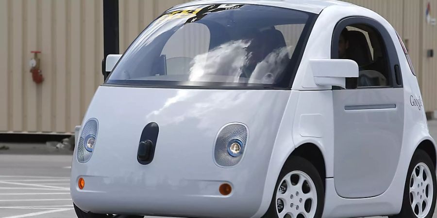 Selbstfahrende Autos wie das von Google werden laut einer ETH-Studie zu mehr Verkehr führen. (Archivbild)