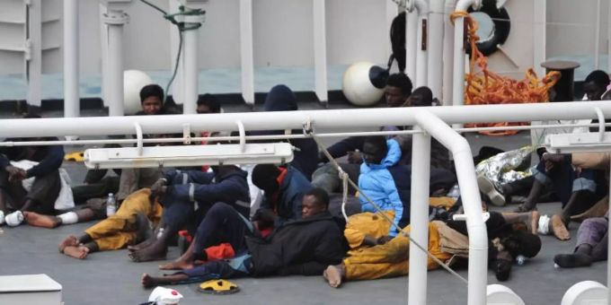 Die «Bruno Gregoretti», ein Schiff der italienischen Küstenwache, bei einem Einsatz im Mittelmeer. gregoretti