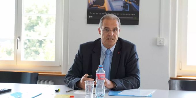 Peter Inhelder, Vorsteher des Amts für Umwelt und Energie, bei einer Medienkonferenz. Peter Inhelder