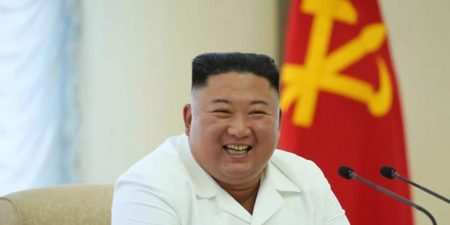 Nordkoreas Machthaber Kim Jong Un stoppt eine Militäraktion gegen Seoul. Foto: -/KCNA/dpa