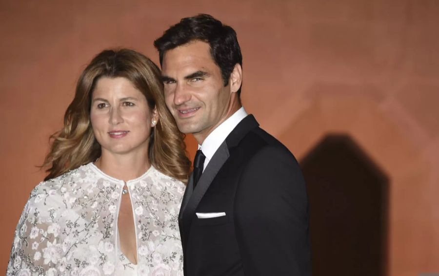 Roger Federer und Ehefrau Mirka posieren an einem Event für ein Foto. (Archivbild)