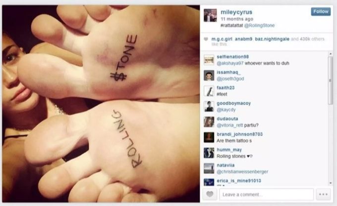 Auch Miley Cyrus hat ein Fusssohlen-Tattoo. Miley Cyrus