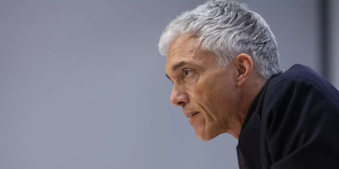 Gegen Bundesanwalt Michael Lauber ist ein Amtsenthebungsverfahren eingereicht worden. bundesanwalt michael lauber