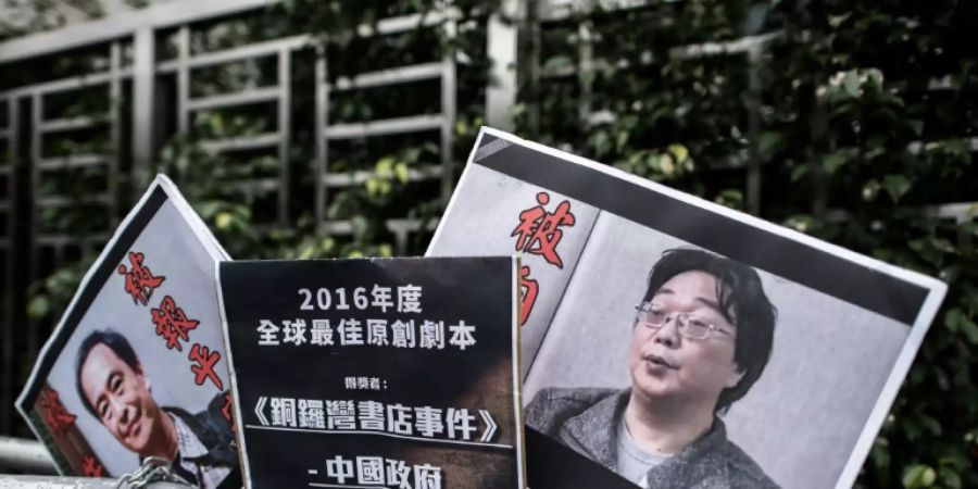 Plakat mit Foto Minhais bei Protesten in Hongkong 2016