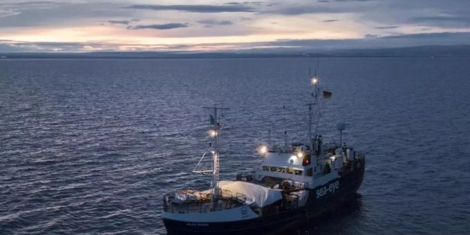 Dieses von der Hilfsorganisation Sea-Eye zur Verfügung gestellte Foto zeigt das deutsche Rettungsschiff «Alan Kurdi». Foto: Karsten Jäger/Sea-Eye/dpa Dieses von der Hilfsorganisation Sea-Eye zur Verfügung gestellte Foto zeigt das deutsche Rettungsschiff «Alan Kurdi». Foto: Karsten Jäger/Sea-Eye/dpa