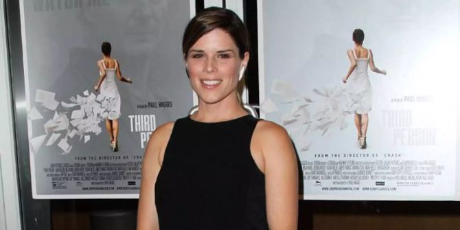 Neve Campbell