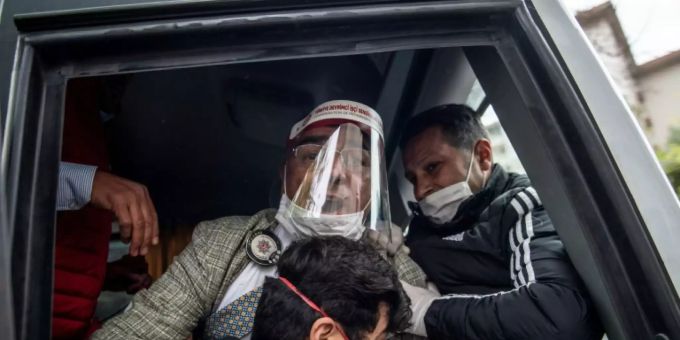 Trotz Corona - Festnahmen bei 1.Mai-Kundgebung in Istanbul