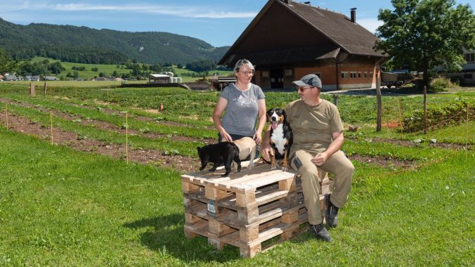 Elena Beat Roos betreiben den Hof Ziegelhütte in Matzendorf.