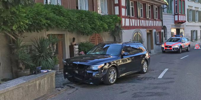 Beim Unfall wurden vier Personen leicht verletzt. Beim Unfall wurden vier Personen leicht verletzt.