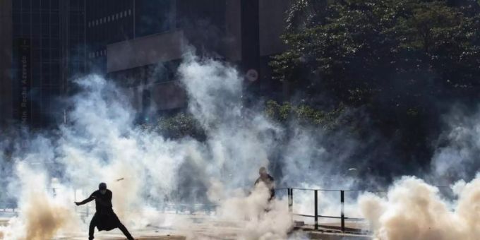Brasília - Mehr als halbe Million Corona-Infizierte in Brasilien