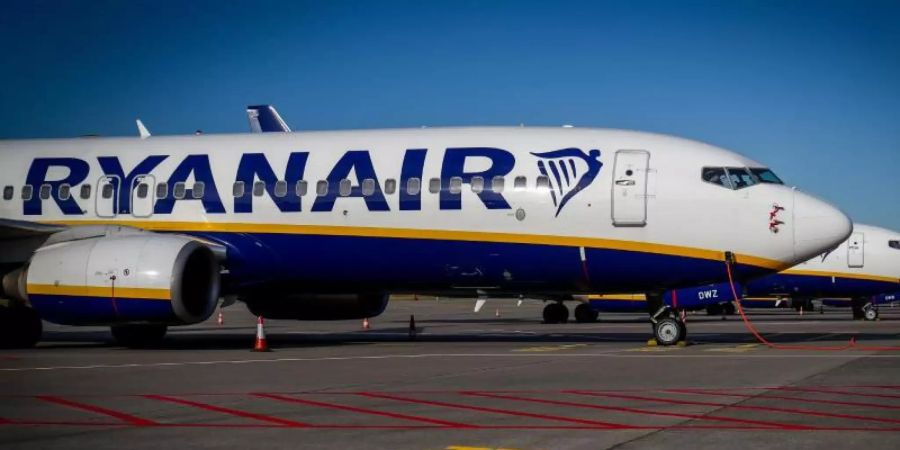 Wegen der Coronavirus-Pandemie musste Ryanair sein Flugangebot drastisch reduzieren. Ab dem 1. Juli sind aber wieder Linienflüge von und nach Deutschland geplant. Foto: Virginie Lefour/BELGA/dpa/Archiv