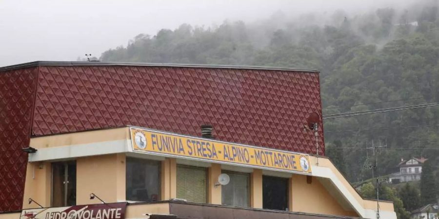 Die Abfahrtsstation der Seilbahn von Stresa nach Mottarone. Foto: Antonio Calanni/AP/dpa