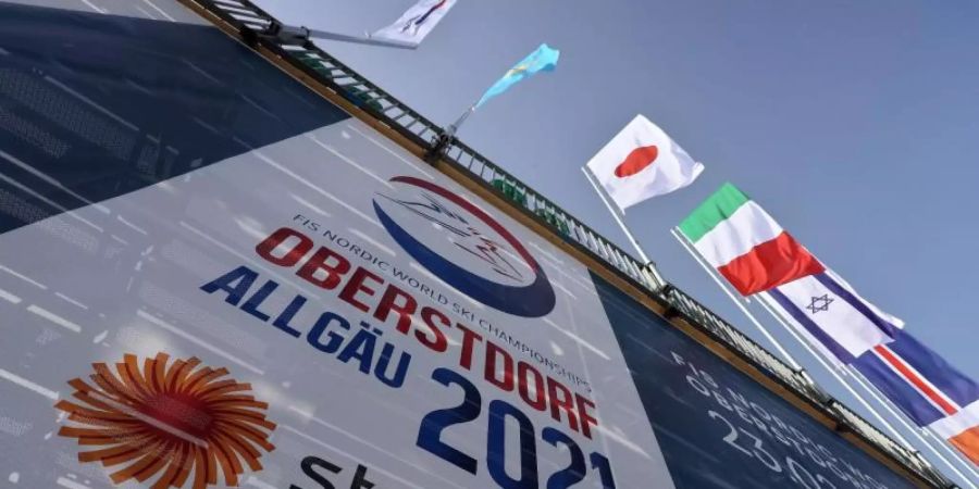 Das Grossereignis der Skispringer, Langläufer und Nordischen Kombinierer in Oberstdorf findet ohne Stadionzuschauer statt. Foto: Karl-Josef Hildenbrand/dpa