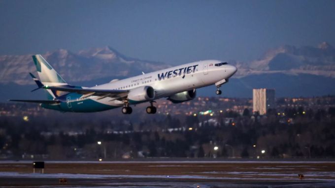 Eine Boeing 737 MAX hebt in Calgary (CA) ab. boeing 737 max