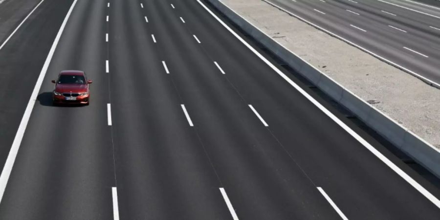 Weitgehend leere Autobahn