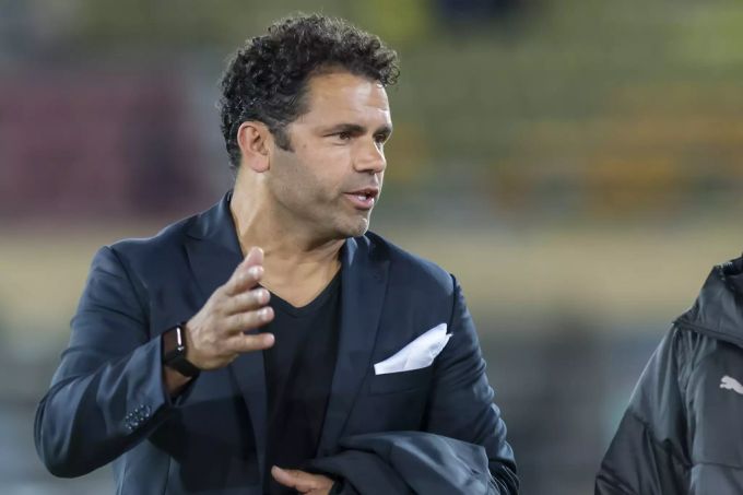 Uli Forte hat nicht mit den Verantwortlichen beim FC Basel gesprochen. Uli Forte FC Basel