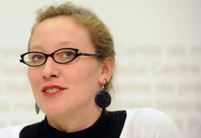 Die Fraktionschefin der Grünen im Parlament, Aline Trede (BE), hat die Band «Fraktionszwang» in 2009 mitgegründet. Hier ist sie im gleichen Jahr an einer Medienkonferenz abgelichtet. Aline Trede