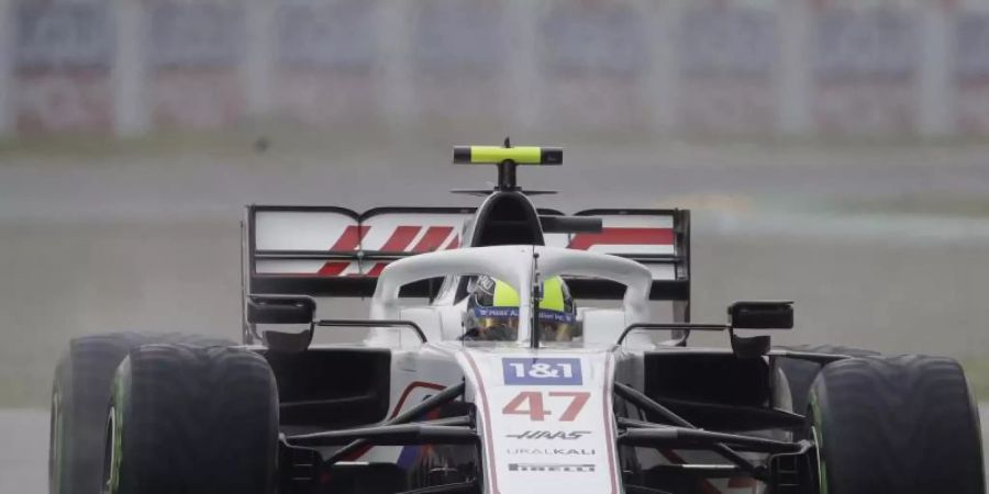 Mick Schumacher geniesst seine Zeit im Formel-1-Cockpit. Foto: Luca Bruno/AP/dpa