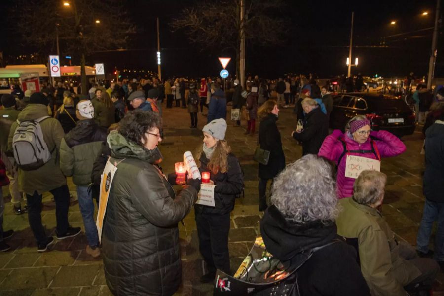 Die Polizei liess die Demonstranten gewähren.