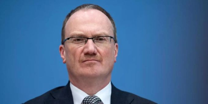 Die grosse Koalition streitet über das Ausscheiden des Ökonomen Lars Feld aus dem Kreis der «Wirtschaftsweisen». Foto: Bernd von Jutrczenka/dpa Die grosse Koalition streitet über das Ausscheiden des Ökonomen Lars Feld aus dem Kreis der «Wirtschaftsweisen». Foto: Bernd von Jutrczenka/dpa