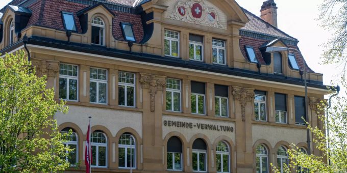 Gemeindeverwaltung, Hotel de Ville in Grenchen. Gemeindeverwaltung, Hotel de Ville in Grenchen.