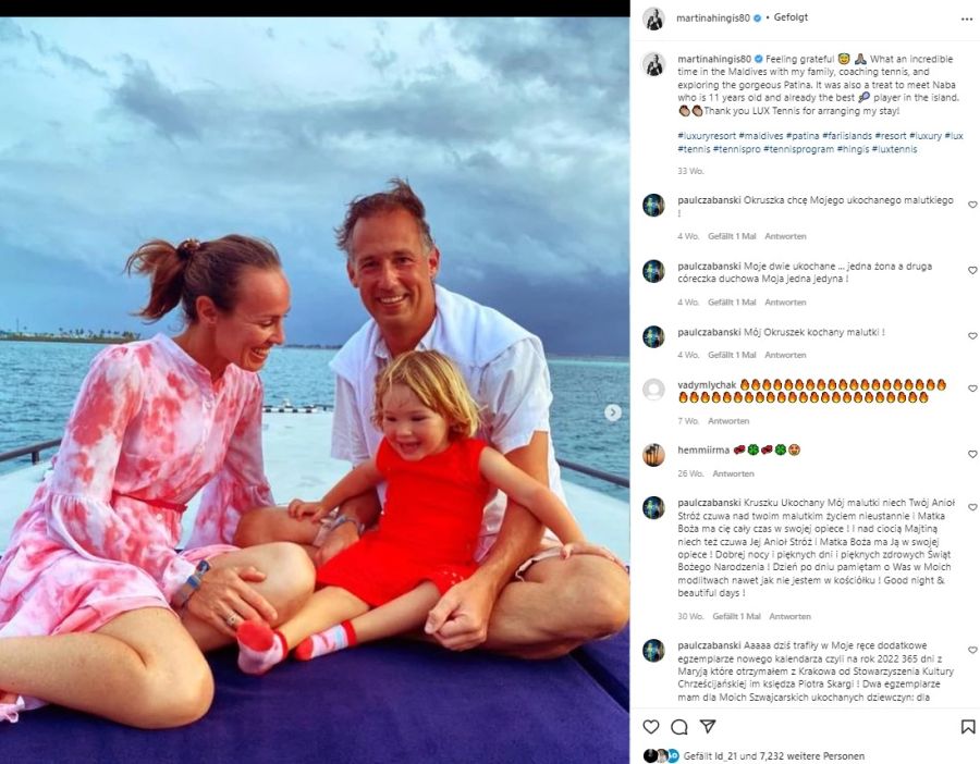 Familie Hingis lacht auf Instagram.