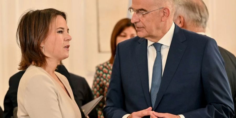 Annalena Baerbock und Nikos Dendias