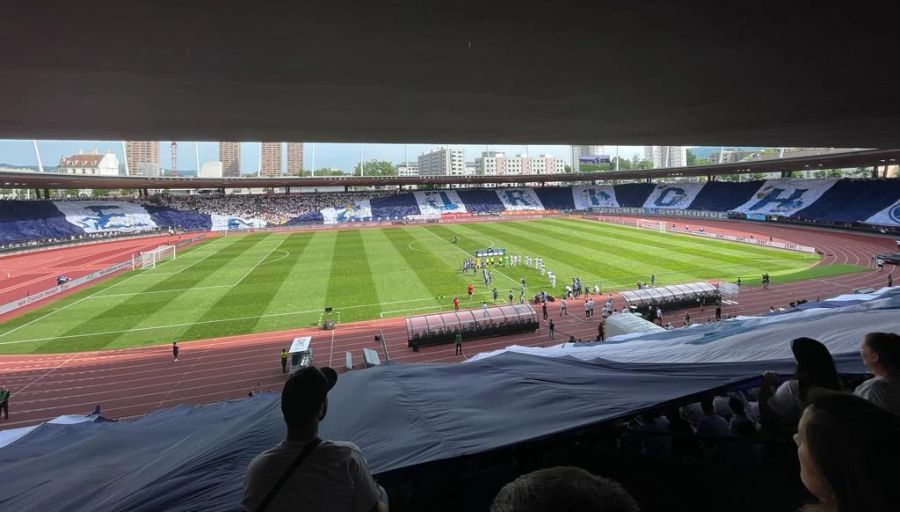 Die FCZ-Fans feiern ihre Meisterhelden mit einer tollen Choreo.