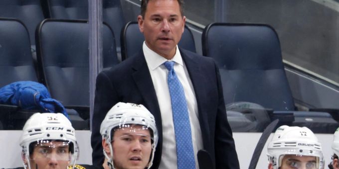 Bruce Cassidy war bis vor einer Woche noch Trainer der Boston Bruins. Bruce Cassidy war bis vor einer Woche noch Trainer der Boston Bruins.
