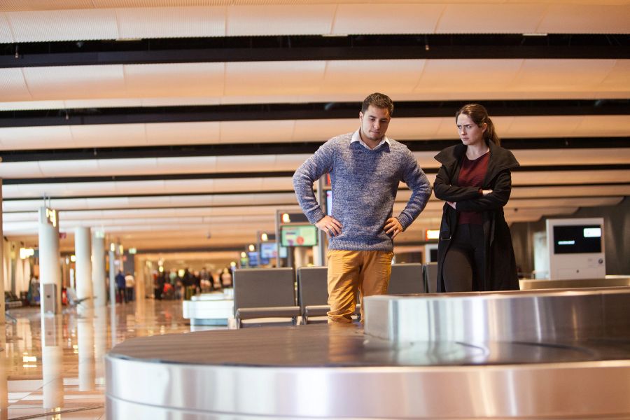 Flughafen Kofferband Mann Frau