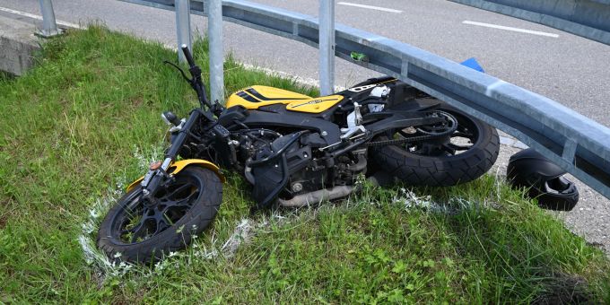 Niederglatt: Selbstunfall mit Motorrad Niederglatt: Selbstunfall mit Motorrad