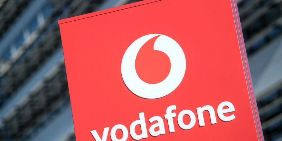 Das Vodafone-Logo vor der Deutschland-Zentrale des Unternehmens in Düsseldorf.