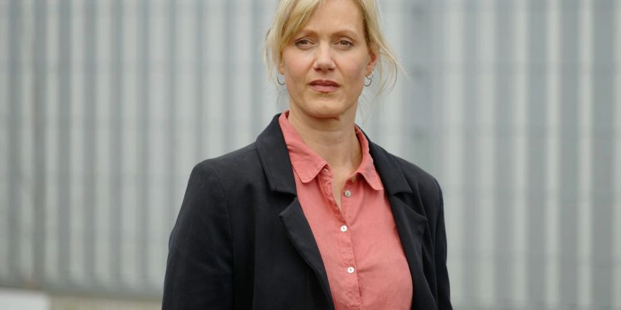 Die Schauspielerin Anna Schudt, auch bekannt als Kommissarin Martina Bönisch, bei Dreharbeiten zum Dortmunder "Tatort - Heile Welt".