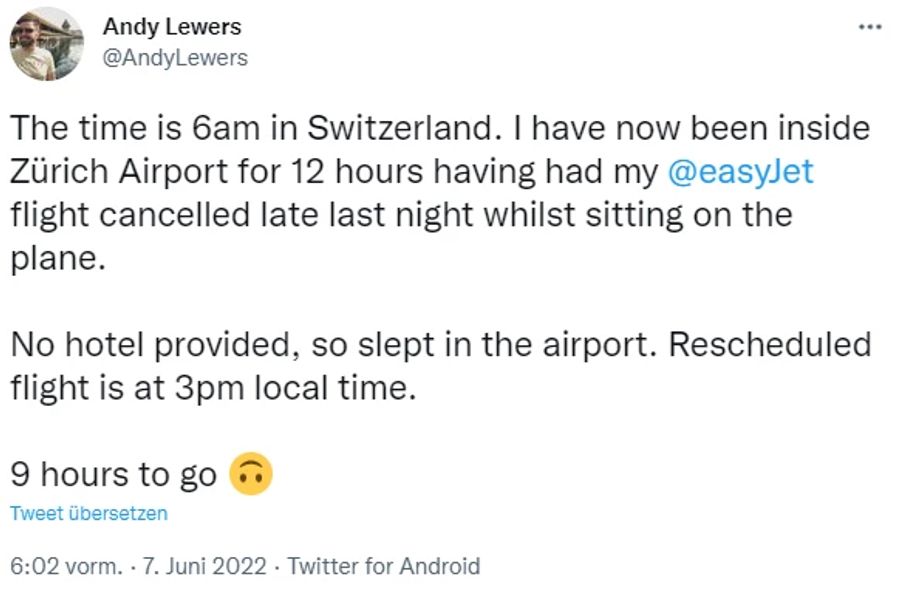 Andy Lewers musste die Nacht im Flughafen Zürich verbringen, weil sein Easyjet-Flug kurzfristig gestrichen wurde.