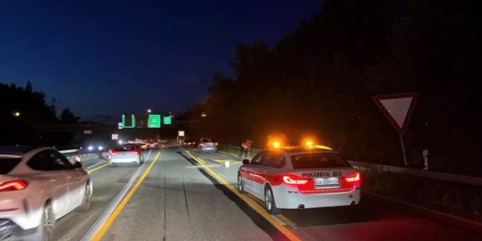 Rollerfahrer bei Kollision auf der A3 schwer verletzt.