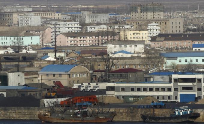 Ein Blick auf die Stadt Sinuiju in Nordkorea. Chinas Behörden glauben, dass der Wind von dort für den Ausbruch des Coronavirus verantwortlich ist. Coronavirus