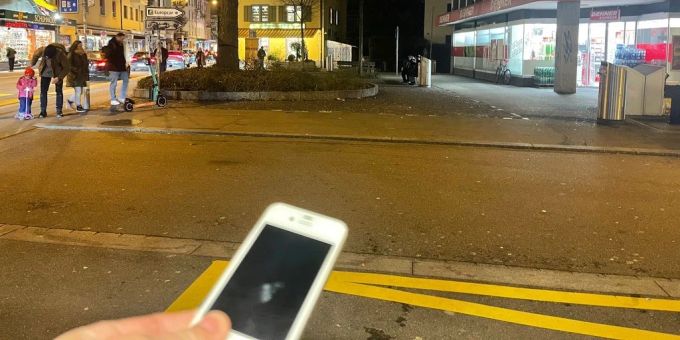 Langstrasse ZH - «Alte Frau» erschreckt Leserin & will ihr Handy klauen