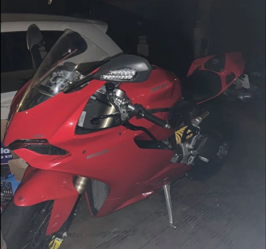 Diebe versuchten im März 2020 die Motorräder von Christopher und Colin Nourse zu stehlen.