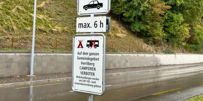 Schilder und Busse - Jetzt reagiert Herrliberg ZH im Camping-Knatsch