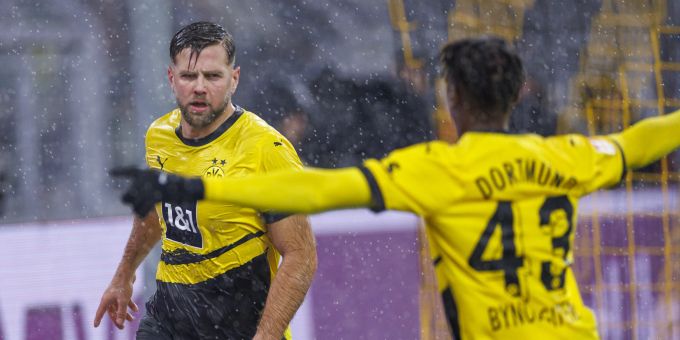 Dortmunds Niclas Füllkrug bejubelt sein Tor zum 2:2 gegen Gladbach. BVB