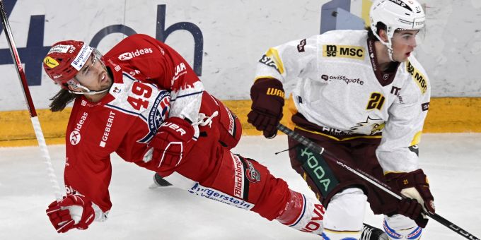 Victor Rask von den Lakers und der Genfer Tim Berni, rechts. National League Lakers