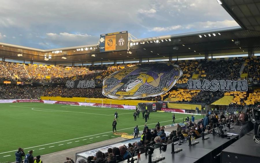 Ausverkauftes Stadion beim Spitzenspiel zwischen YB und dem FCZ.